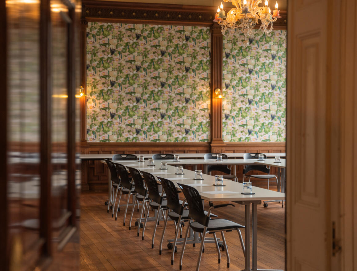 Book Meeting Hartham Park Bath Chippenham Wiltshire Aspect Ratio 1160 880