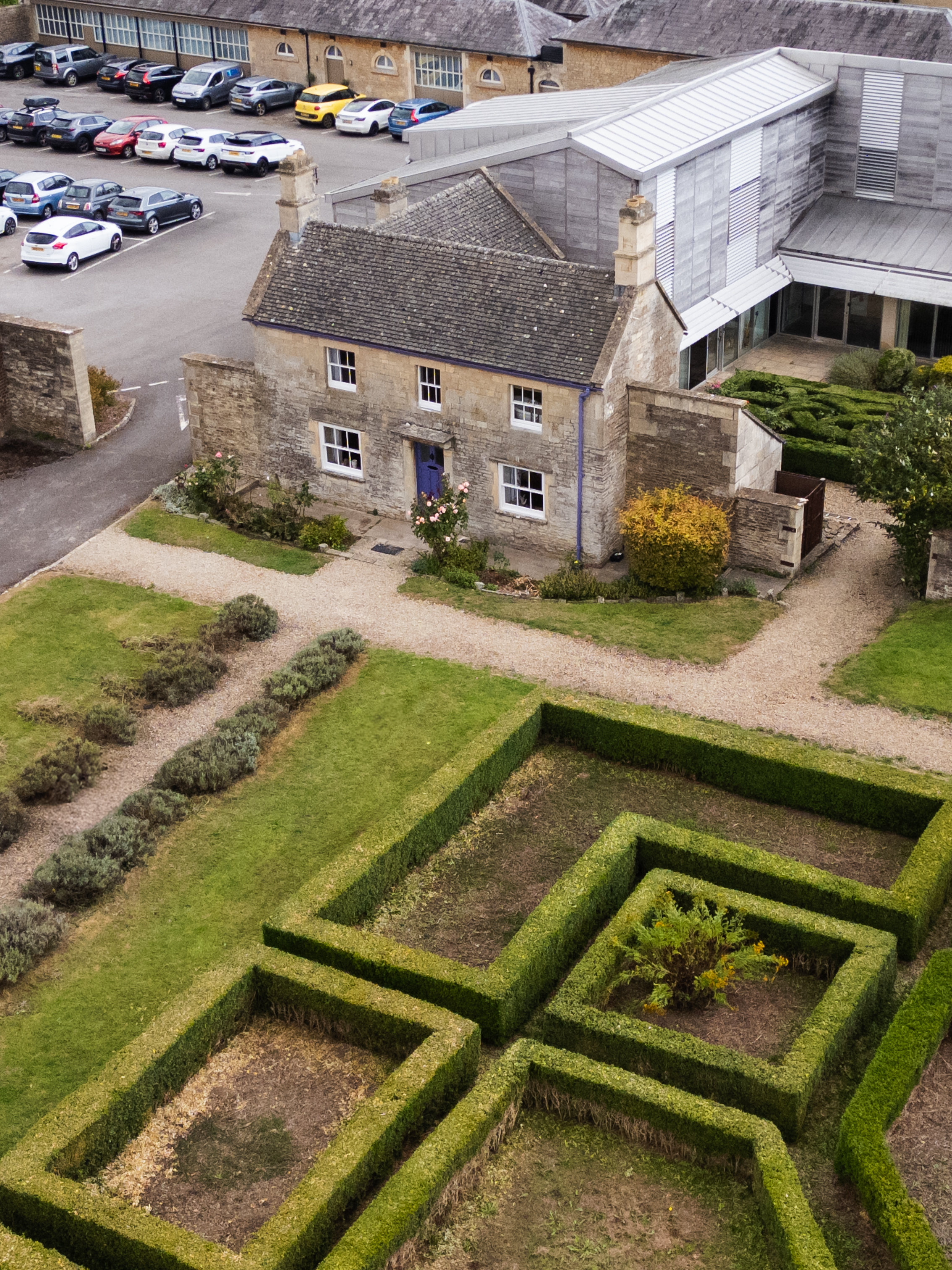 The Maze Garden Cottage at Hartham Park