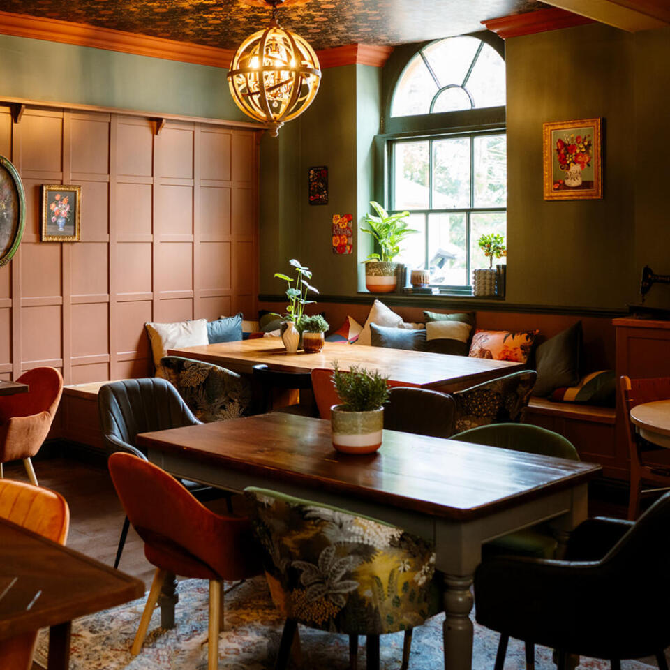 Hartham Park Forge Pheasant Cafe Dog Walks Aspect Ratio 1000 1000