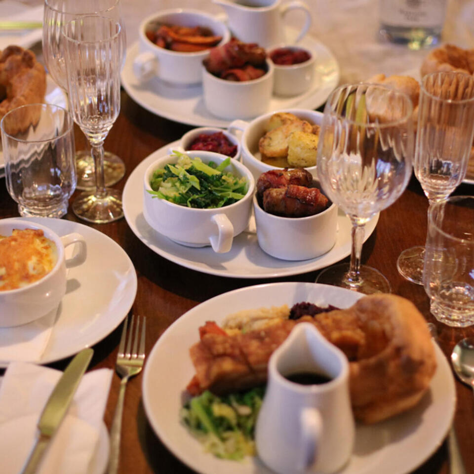 Perfect Sunday Roast Wiltshire Mansion Aspect Ratio 1000 1000