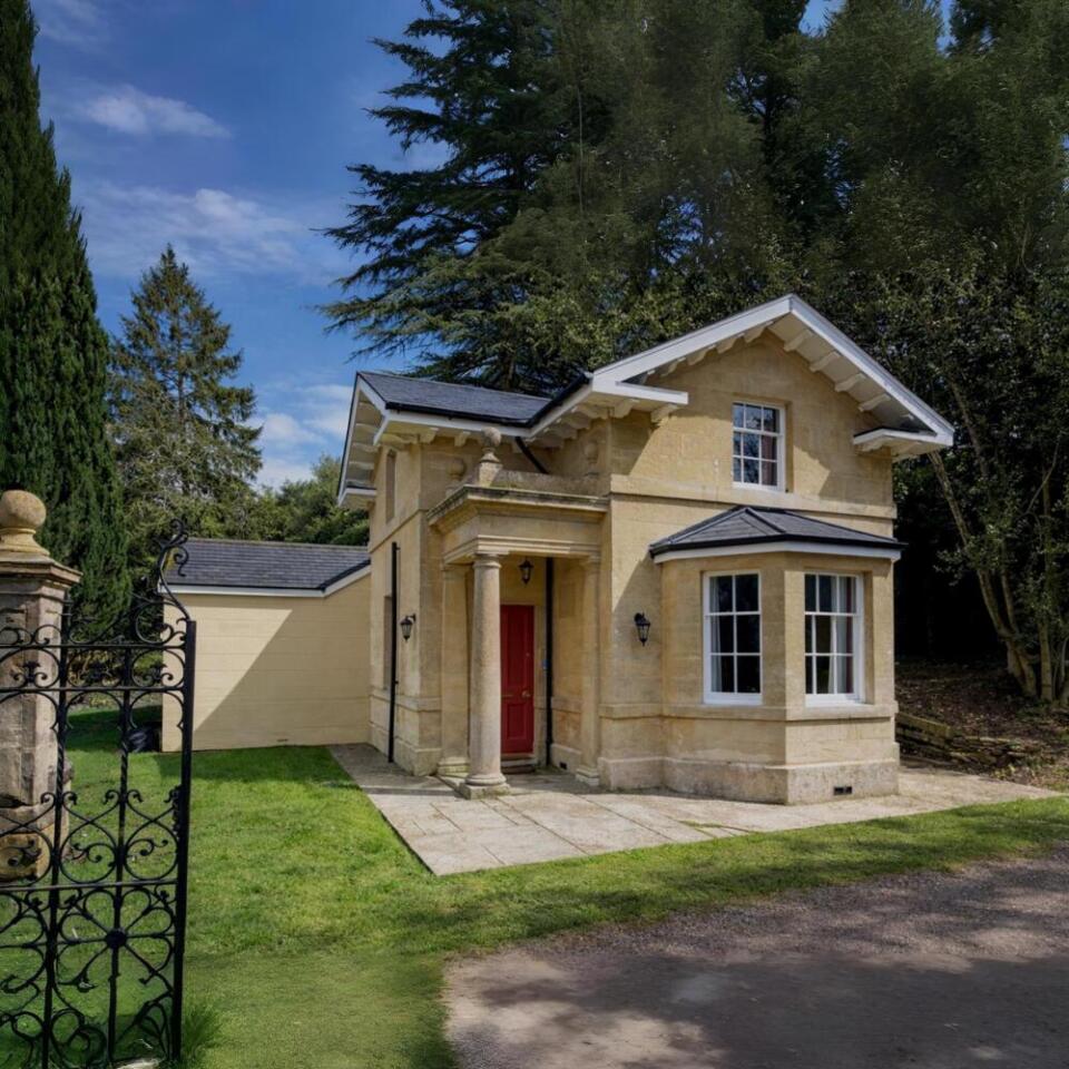 Lodge Cottage Rental Wiltshire Hartham Aspect Ratio 1000 1000